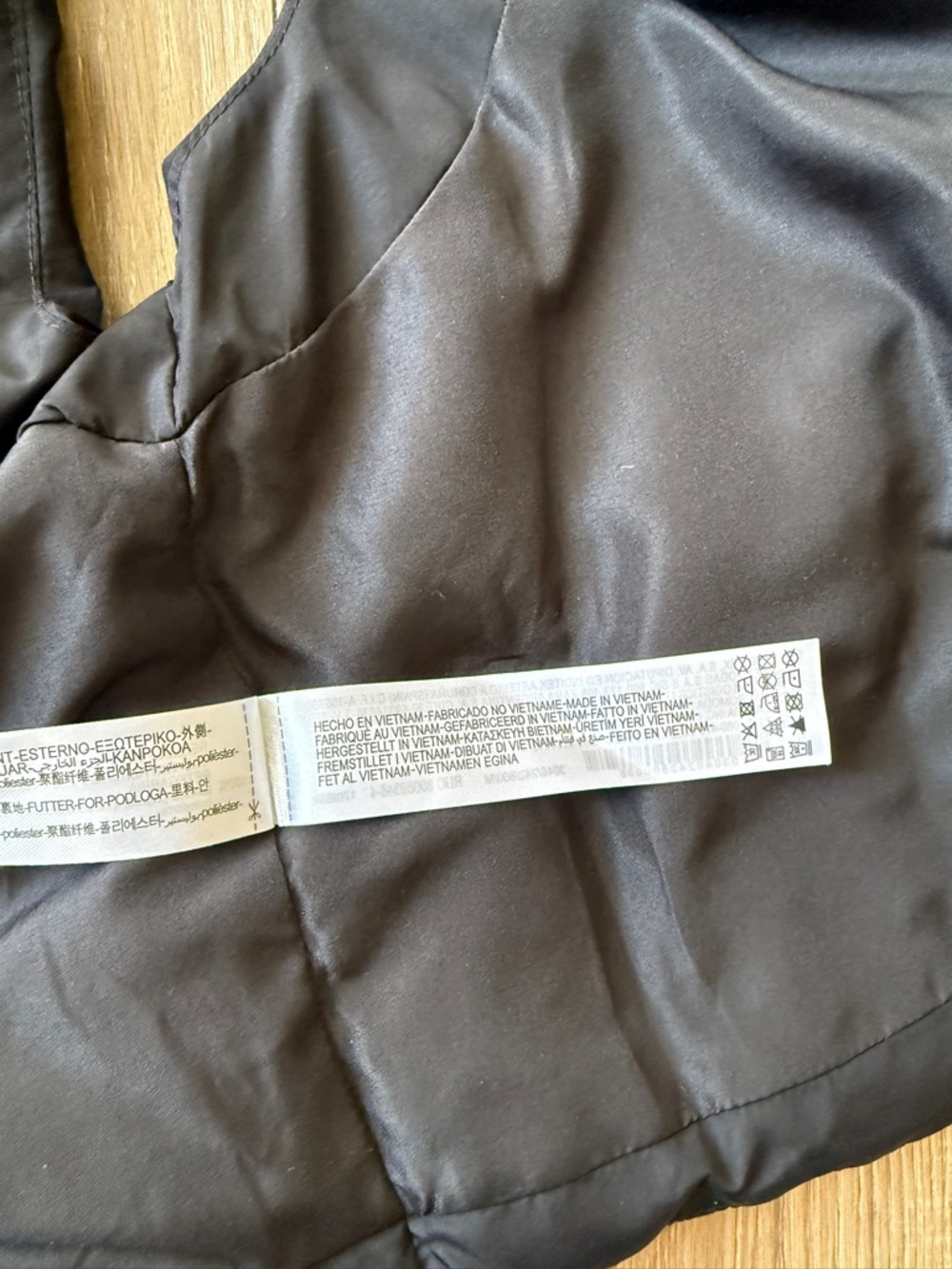 Zara Black Puffer Vest - SZ M - Picture 9 of 12